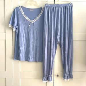 Adorable NWOT Blue Cropped Pajamas.  Sz. L